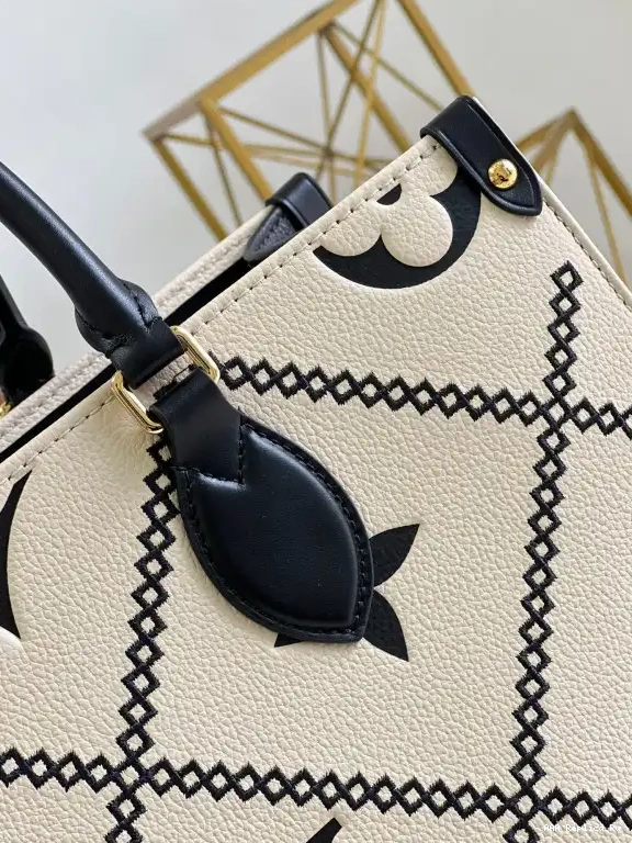 AAA Pruses Bags VUITTON ONTHEGO MM LOUIS 0602
